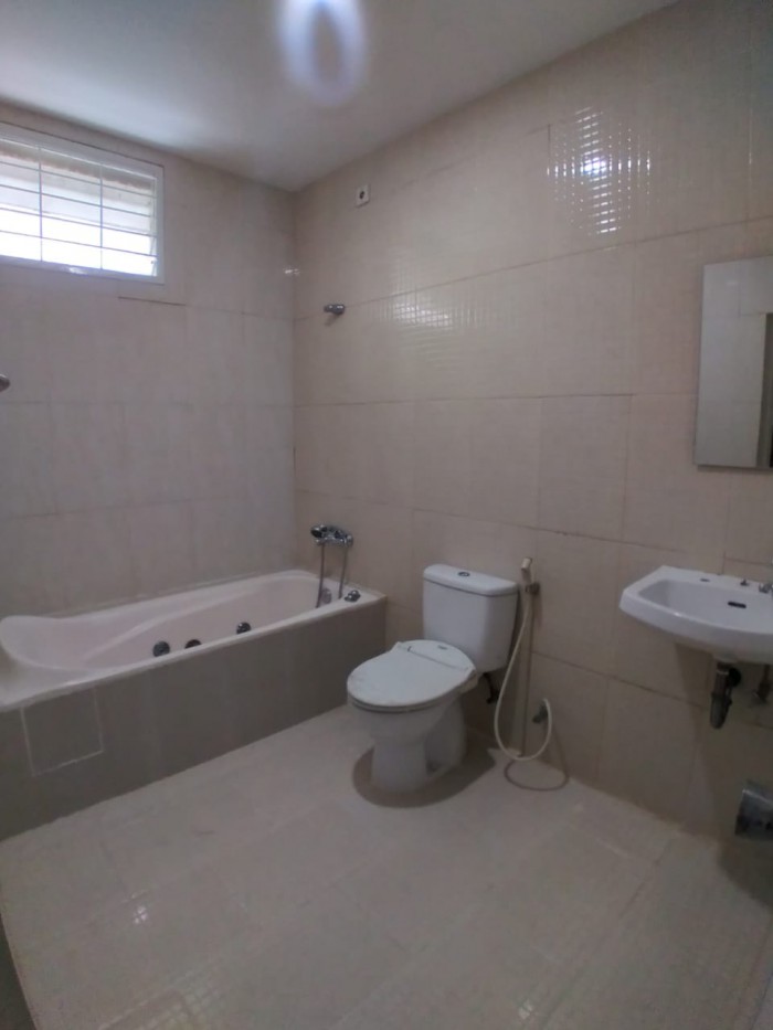 Rumah disewakan di cluster Meadow Green Lippo Cikarang